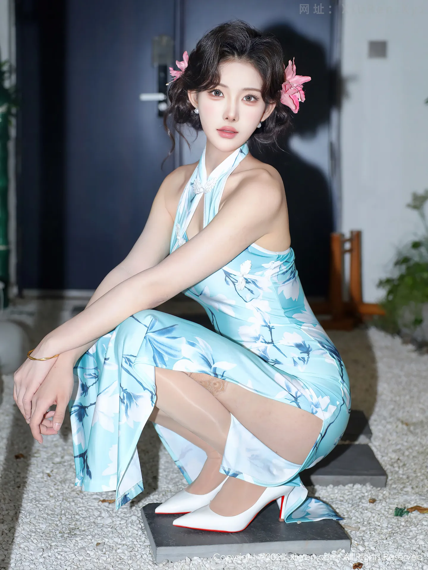 图片[3]-[XiuRen秀人网]VOL.10594 模特梨霜儿性感青色情趣旗袍配超薄肉丝秀凹凸身材完美诱惑写真82P-秀人网官方网站